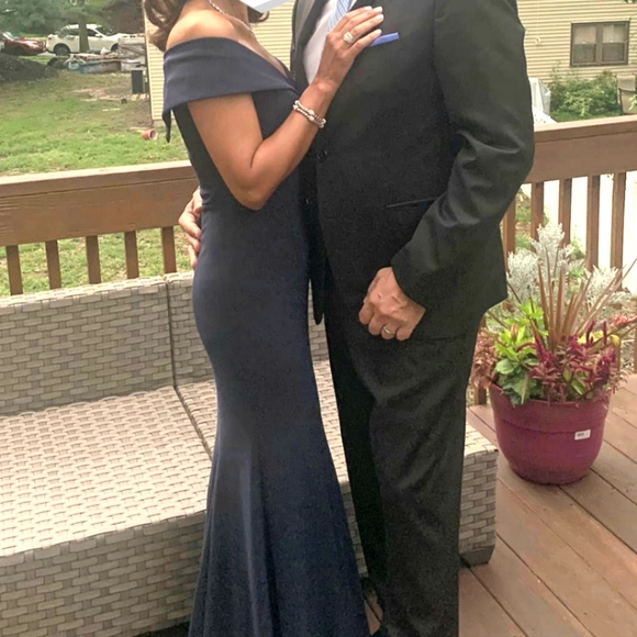 Aqua, Women of the shoulder black gown - Picture 11 of 12